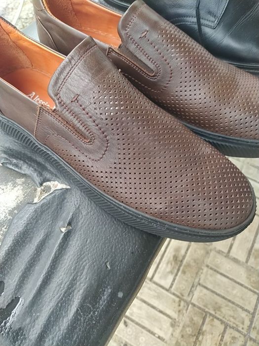 Продам натуральные кожаные туфли