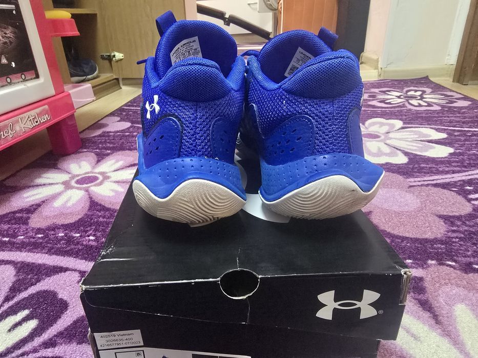 Маратонки Under Armour номер 40