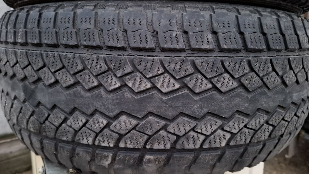 Продам два колеса  на R16