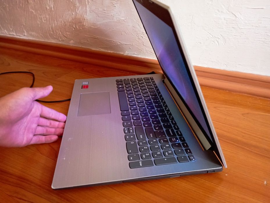 Продам ноутбук рабочая