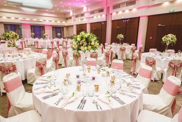 DJ за Абитуриентски Бал – Професионално Озвучение и Осветление!