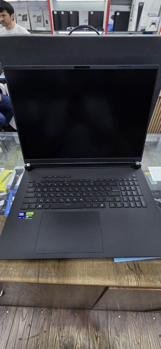 Asus Rog Scar G18