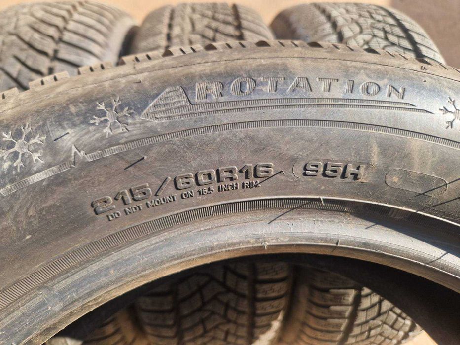 4 Dunlop R16 215/60
Зимни гуми 
DOT3220