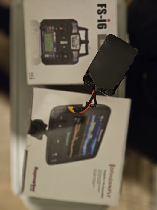 Navomodel de plantat, viteza,cu sonar  Raymarine DragonFly 7 Pro