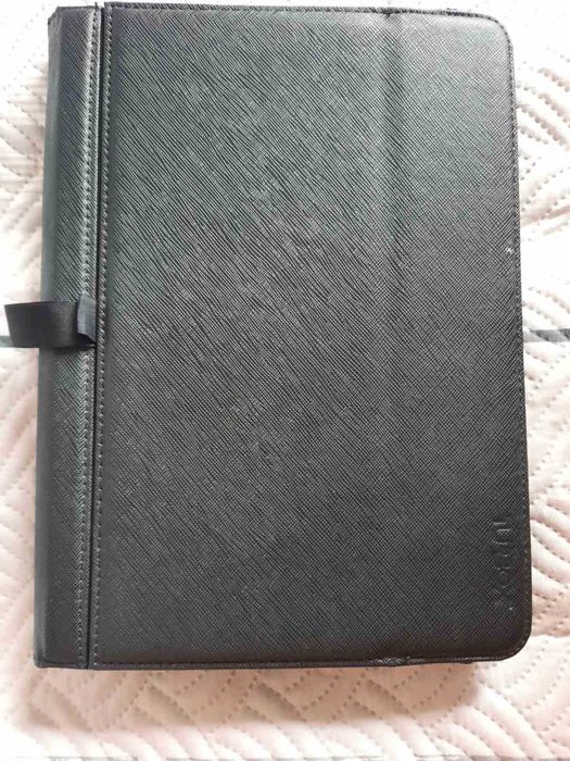 Калъф за таблет с магнитна клавиатура