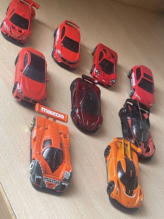 Продавам Hot Wheels колички