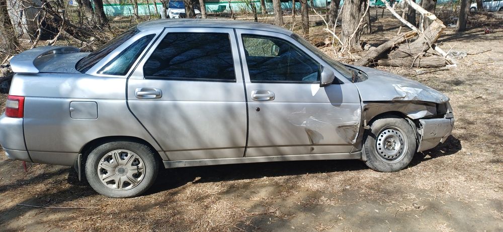 Продам ваз 2110 после ДТП