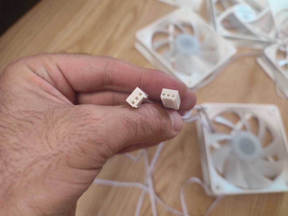 Вентилатори cougar 4 бр - бели 120mm аrgb с контролер