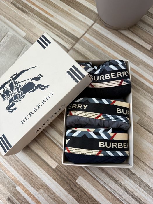 Boxeri burberry 3 buc nou