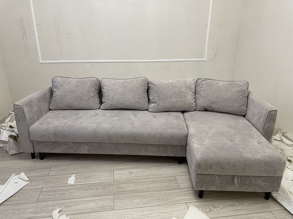 Диван угловой для зала