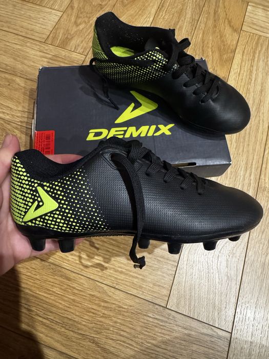 Футбольные бутсы (29 размер)