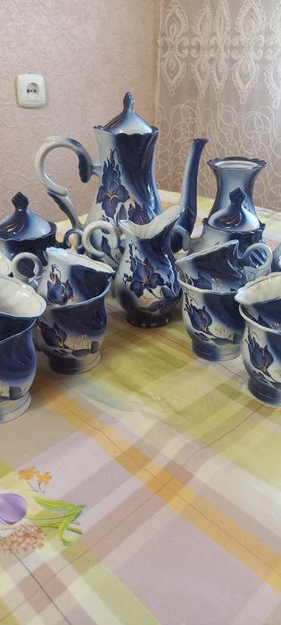 Сервизы чайные ,