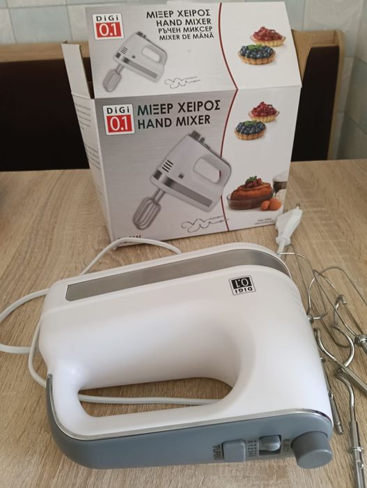 Vând mixer aproape nou