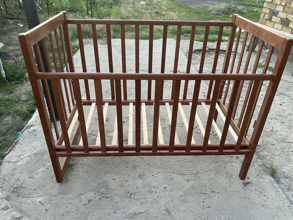 Кровать детская без матраса
