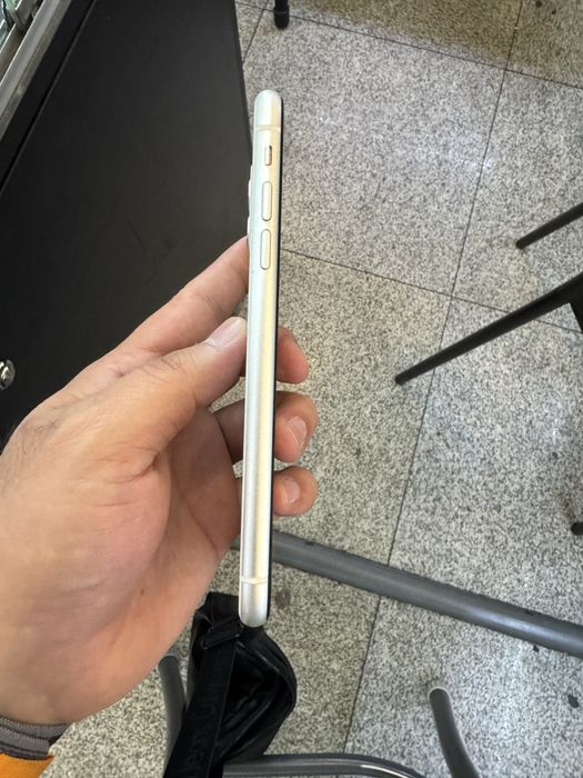 Продам Айфон 11 256гб