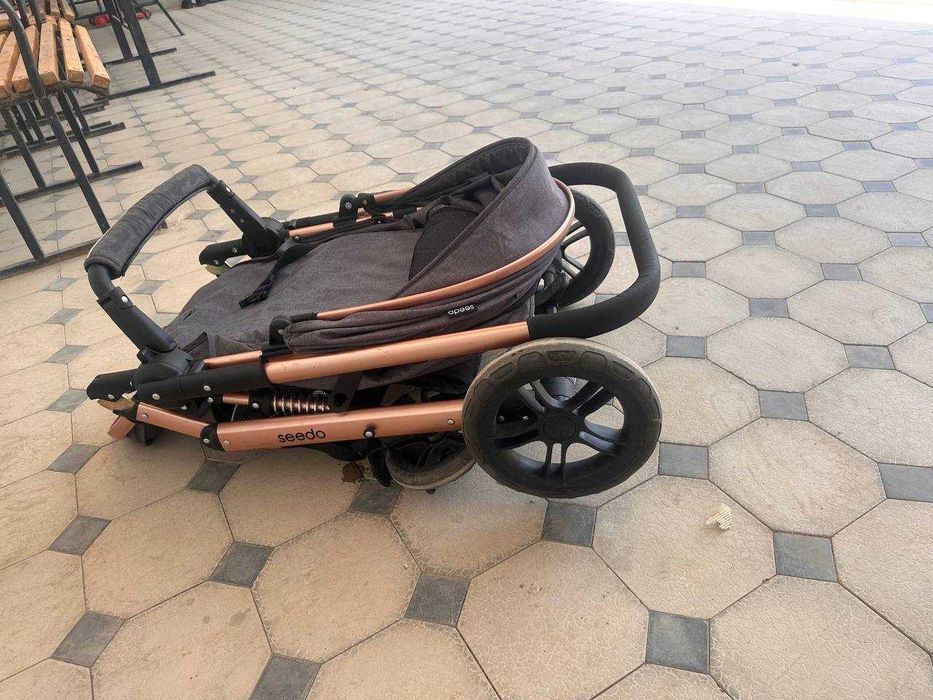 "Seedo" brendidagi bolalar kolyaskasi Sotiladi.