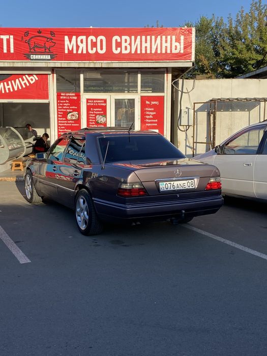 Продается легендарный мерседес е220