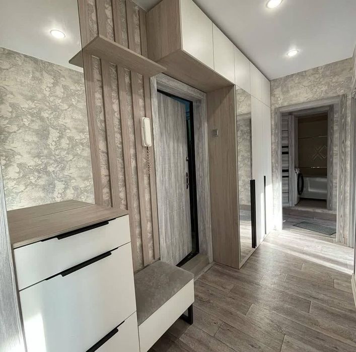 ПРИХОЖИ и гардероб