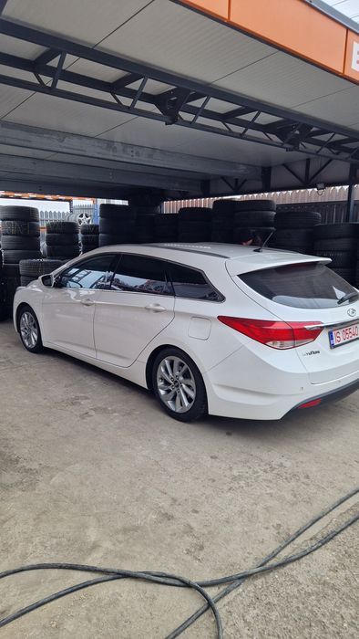 Hyundai i40 1.6 Benzină + GPL (din fabrică) – 2012 – 170.000 km reali