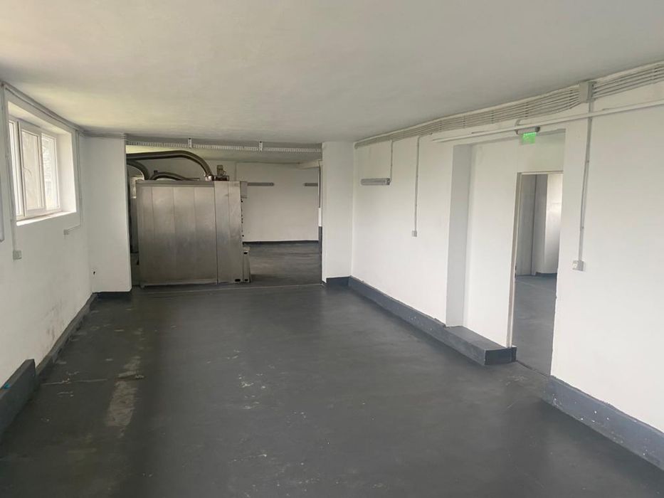 Inchiriez hala industriala