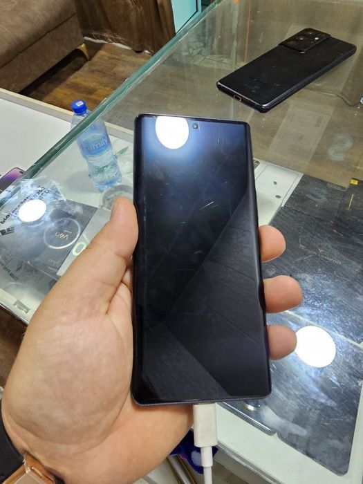 Vivo v 40.  256gb