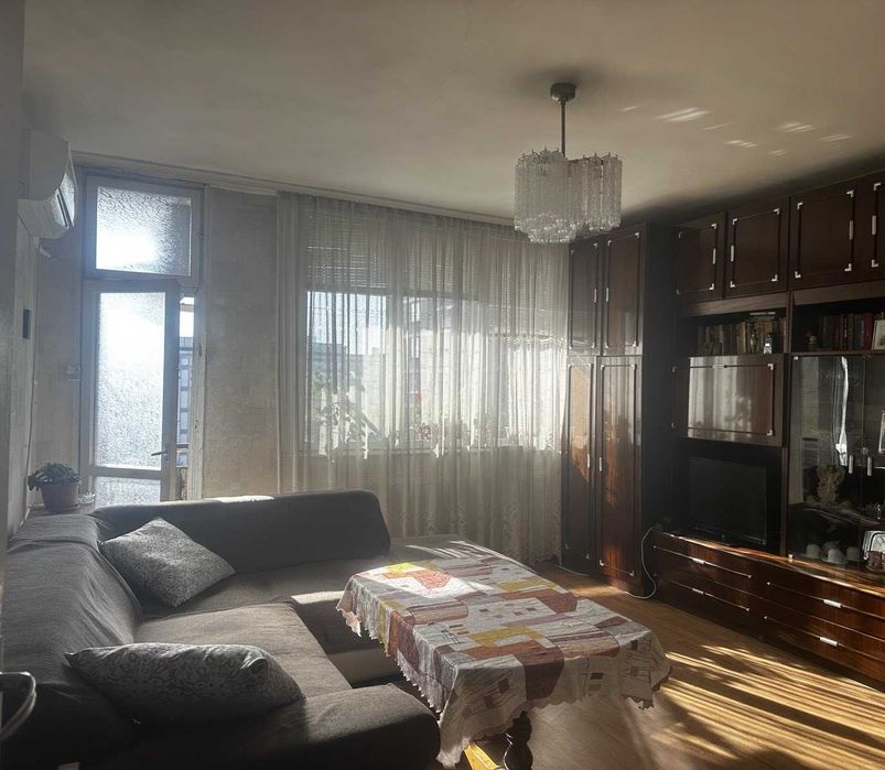 Продава се Тристаен апартамент в Стара Загора, Център - 72 кв.м за 1180 €/кв.м - Снимка #2