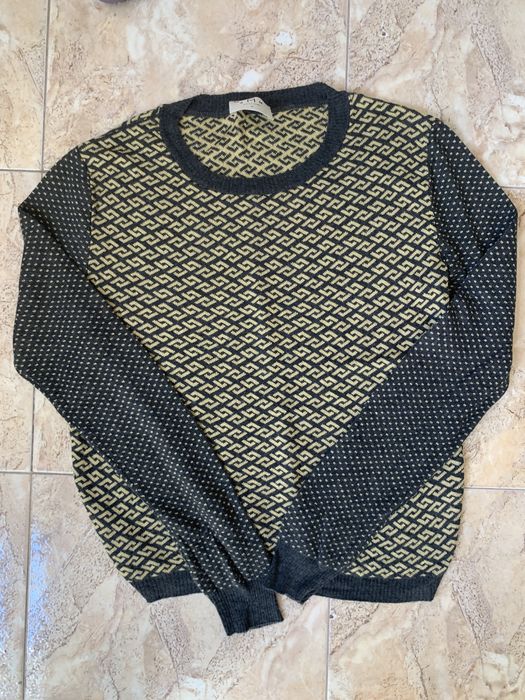 Пуловер / блуза с дълъг ръкав