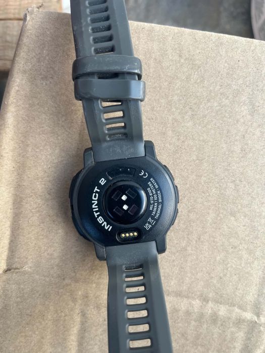 Часовник Garmin Instinct 2