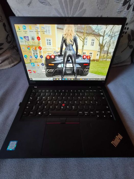 Laptop lenovo T490 cu I5-8265U DDR-4-12gb ram   SSD Nvme-128gb