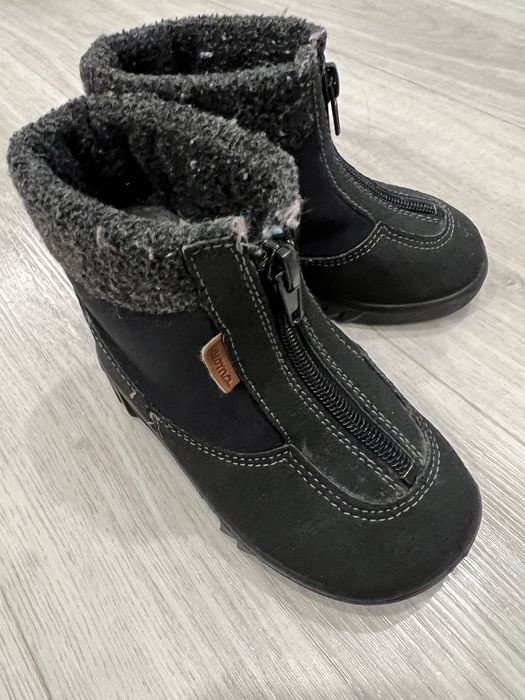 Продам детскую обувь