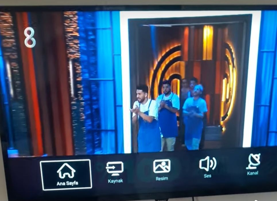 Телевизор Sunny 43 инча(пожелание стойка)