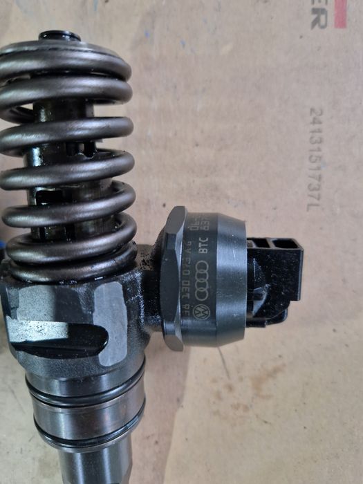Injectoare Audi A4 VW PASSAT B6 1.9 BKC/BXE cod 038130073AG
