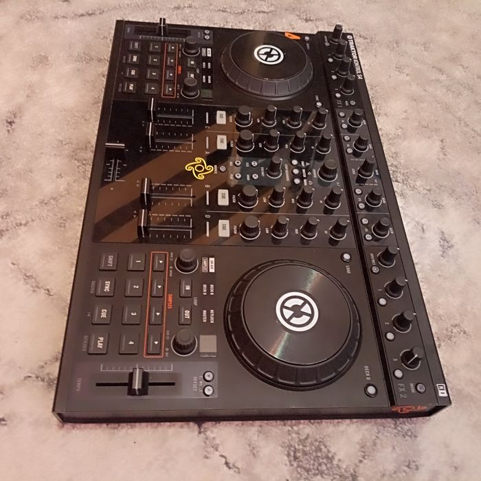 Consola Dj Traktor S4 Mk1 si Mk2 si S2 Mk2