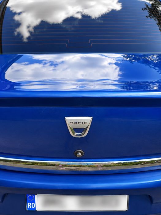 Vând Dacia Logan