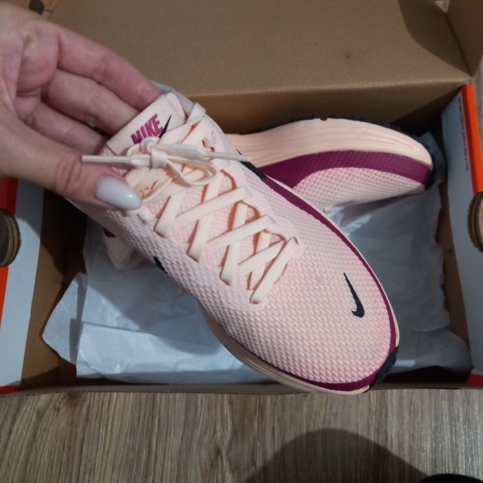 Дамски маратонки Nike