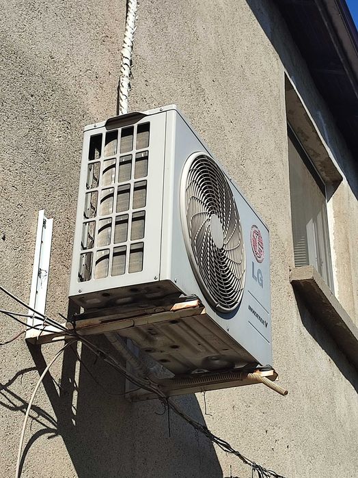 Продавам климатик LG P18EL в отлично състояние