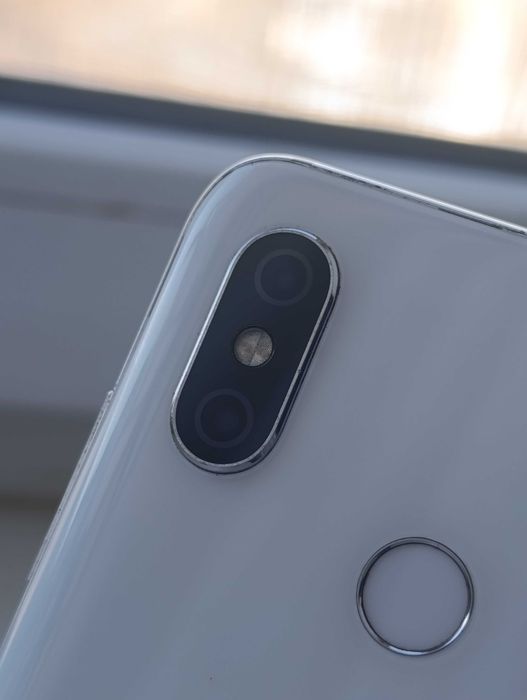 Mi 8 срочно обмен или продам