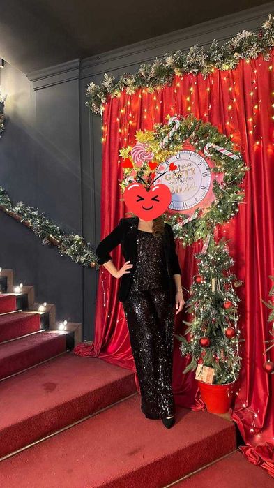 Вечерняя двойка с поетками майка на лямке и брюки размер М без пиджака