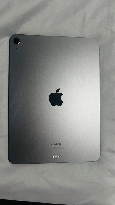 Продам ipad air 5
