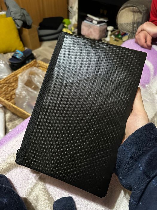 Caseta de bani din piele nou