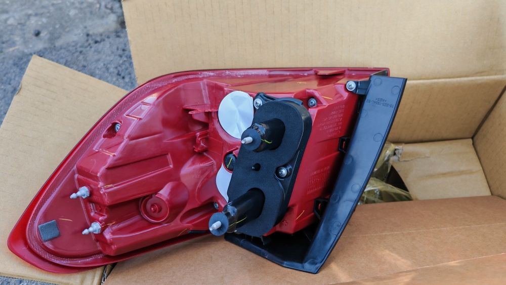 Заден ляв външен стоп за Киа Соренто 206-2020