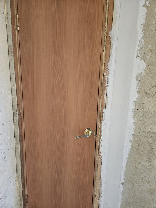 Отдам двери межкомнатные