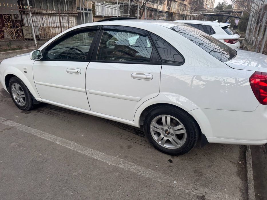 Lasetti 2013-yil sotiladi 1,6 avtamat