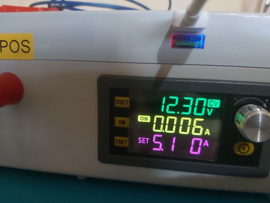Sursă Profesională Laborator 0-32V / 5A – Omron & Sunon – Quick Charge PD