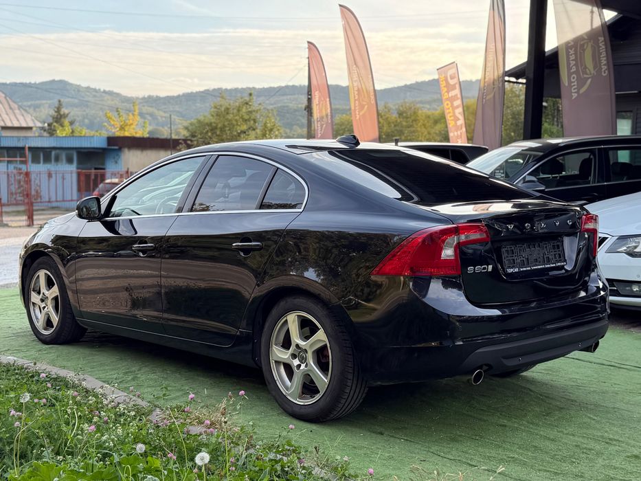 Volvo S60 și în rate