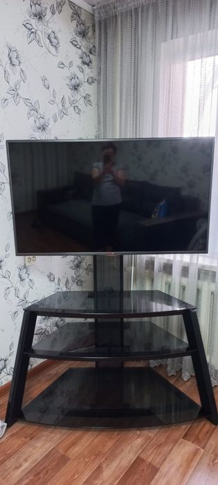 Продам подставку под телевизор