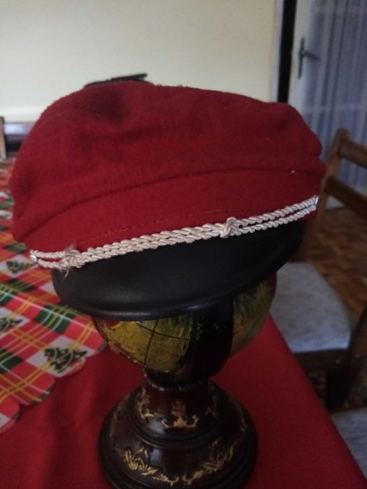 Студентска шапка от соцвремето