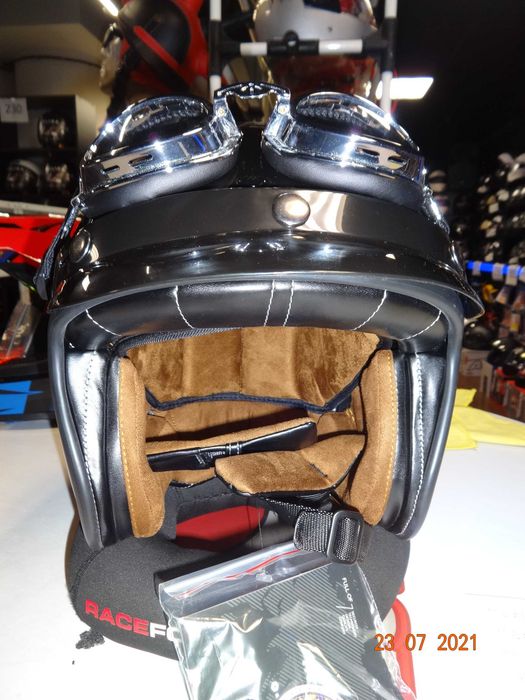 НОВО! Скутерски каски MT Helmets Le Mans 2 Pure скутер мото мотор