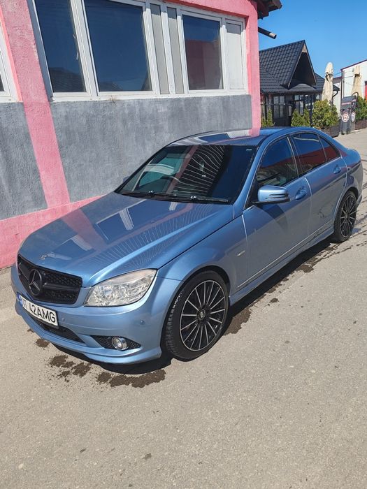 Vând Mercedes-Benz c250