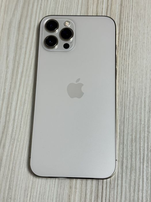 IPhone 12 pro max Gold